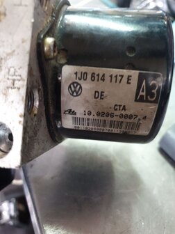 VW ABS Pomp 1J0614117E 1J0907379C