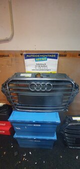 Audi A3 8V  voor Grill orgineel 8V3853651 gebruikt