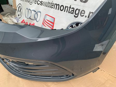 VW Golf 8 Voorbumper bumper Grey 5H0807221J T244