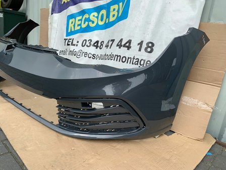 VW Golf 8 Voorbumper bumper Grey 5H0807221J T244