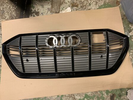 Audi E-tron 4KE Grille Grijs zwart glanzend 4KE853651 A B C