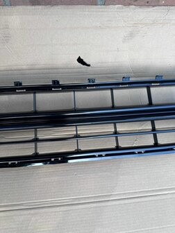 VW Polo 2G R-line midden grill hooglans zwart 2G0853677N