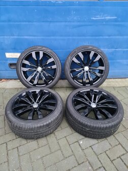 VW Tiguan Velg 20 inch set Suzuka Velgen en Banden 5NA601025G