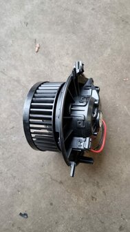 VW Golf 8 Kachel ventilator 5WB819021A 