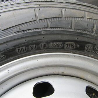 Fiat ducato / Citroen velg met Band 225/70R15C Nieuw