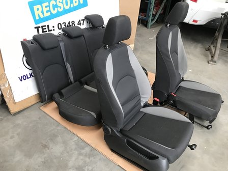 Seat Leon 5F interieur Stof Stoelen