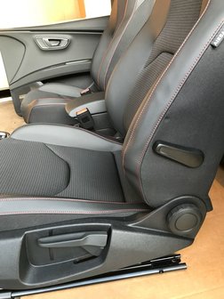 SEAT Leon FR 5F interieur set stoelen Half Leer Nieuw