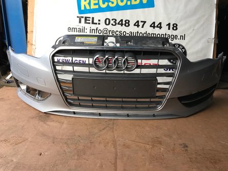 Audi A3 8V Voorbumper zilver grijs 