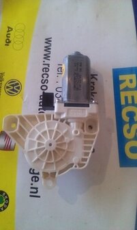 VW Passat B8 3G Ruiten ruit motor Links Voor 5Q4959801B