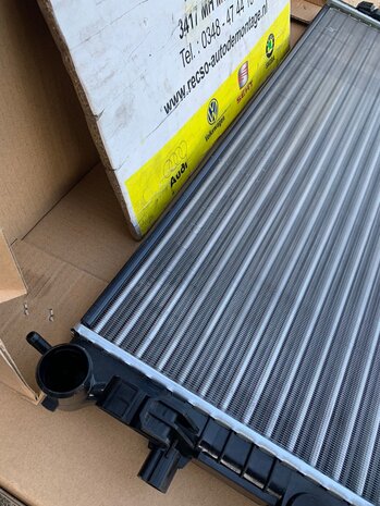 Vw Polo 2G Radiateur 1.0 MPI nieuw 2Q0121253