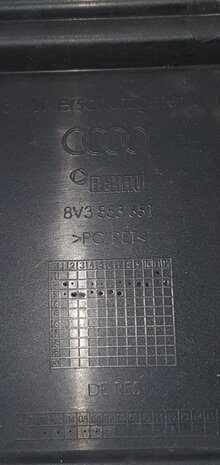 Audi A3 8V  voor Grill orgineel 8V3853651 gebruikt