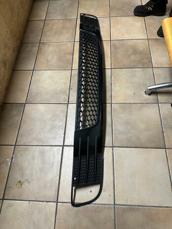 Golf 6 gti LUCHTGRILLE midden bumper roosters 5K0853655