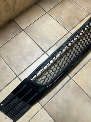 Golf 6 gti LUCHTGRILLE midden bumper roosters 5K0853655