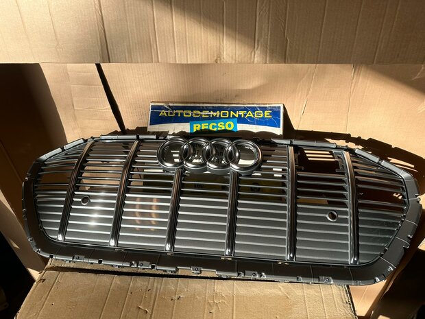 Audi E-Tron 4KE Grille Grijs 4KE853651 PDC Uitsparing 