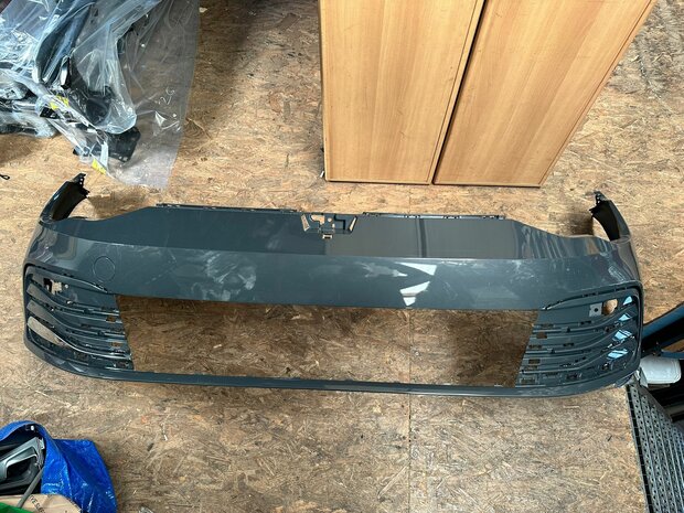 VW Golf 8 Voorbumper bumper donker grijs 5H0807221J P22