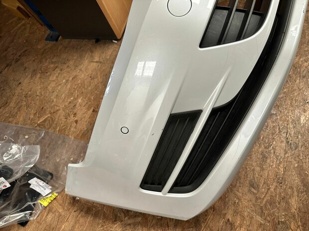 VW Golf 7 Voorbumper 4X PDC Oryx White LOK1 P99A