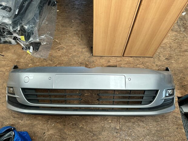 VW Golf 7 Voorbumper acc 4x pdc LA7W zilver P85