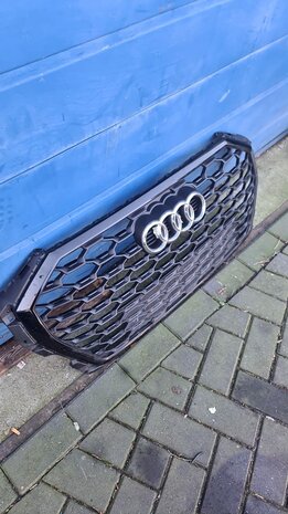 Audi Q3 S-Line Grille 83F853651B