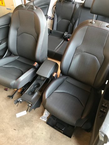 SEAT Leon FR 5F interieur set stoelen Half Leer Nieuw