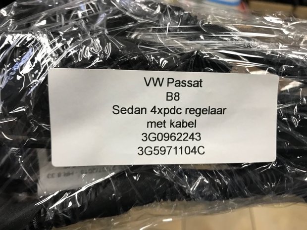 VW Passat B8 Regelapparaat Module 4X PDC Kompleet met kabels 3G0962243