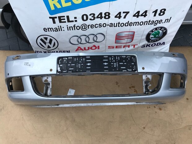 Skoda Octavia Voor bumper zilver grijs 1Z0807221M